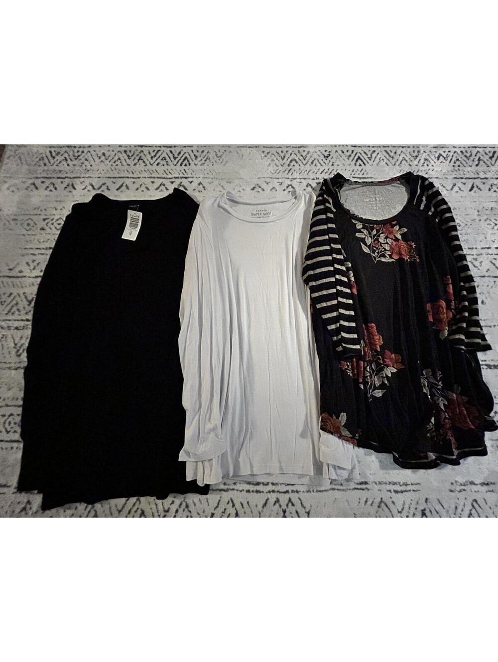Torrid Black Flowy Top Plus Size 00, size medium